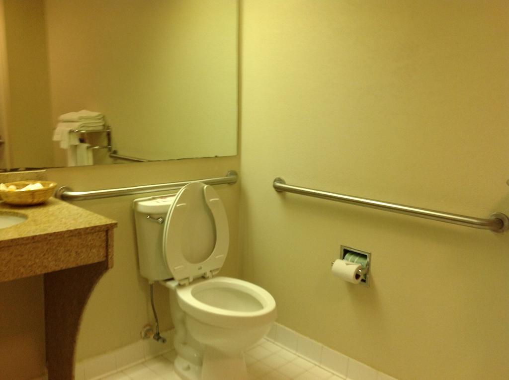 Days Inn - Chapel Hill Extérieur photo