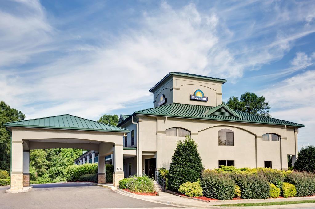 Days Inn - Chapel Hill Extérieur photo