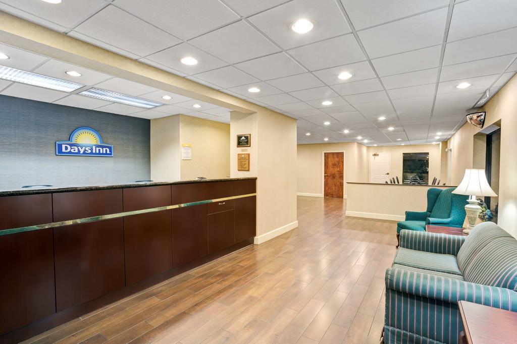 Days Inn - Chapel Hill Extérieur photo