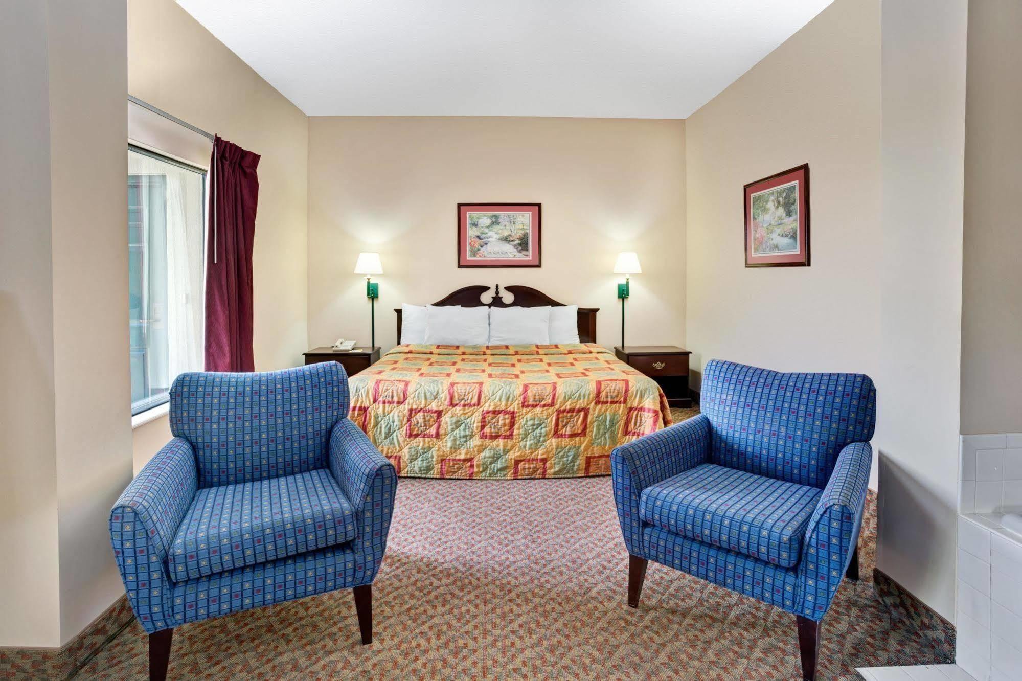 Days Inn - Chapel Hill Extérieur photo