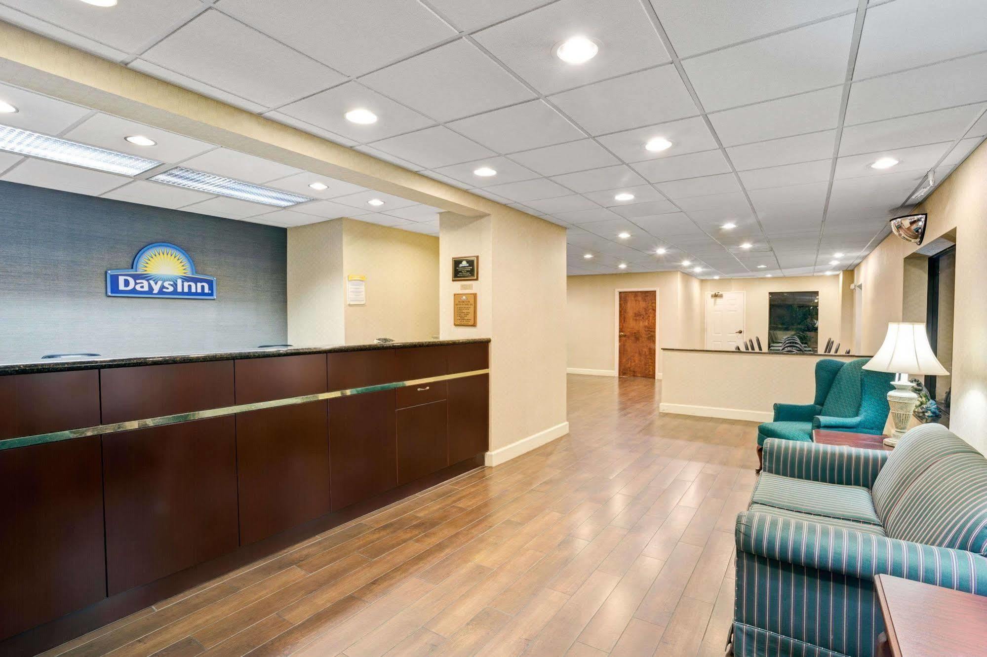 Days Inn - Chapel Hill Extérieur photo